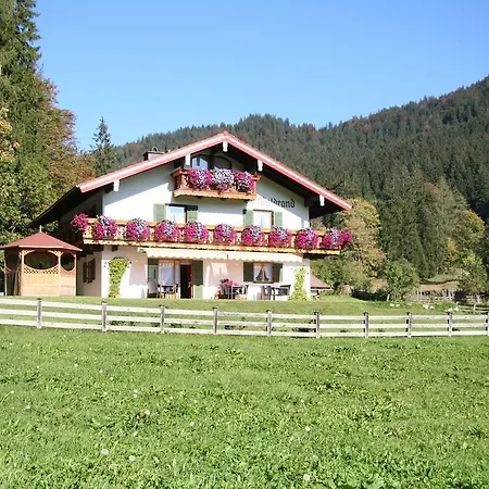 Am Waldrand بيت ضيافة 3*