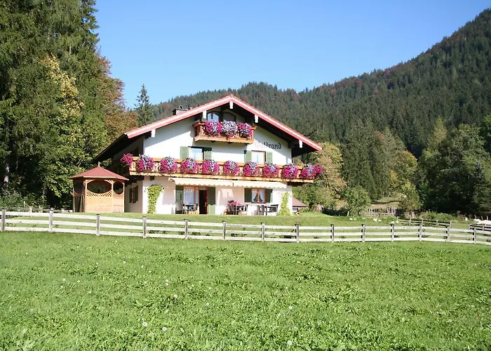 Am Waldrand Penzion 3*