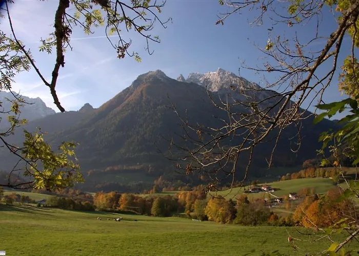 Am Waldrand 3*